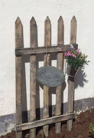 Alter Zaun Als Deko Element Oder Als Rankhilfe In 2020 Garden Ornaments Cottage Garden Design Fence Design