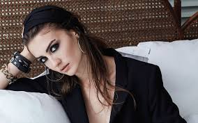 Burcu özberk, 12 aralık 1989 tarihinde eskişehir'de doğmuştur. Burcu Ozberk Wallpapers Wallpaper Cave