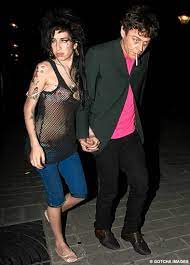 Pete doherty plants one on amy winehouse, and the world realizes what a beautiful couple they'd make. Amy Winehouse And Pete Doherty Photos News And Videos Trivia And Quotes Famousfix