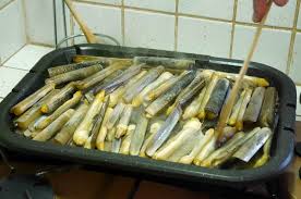 Déposez les couteaux sur la plancha bien chaude et laissez cuire 3 à 4. Couteaux A La Plancha Recette Facile Et Legere