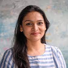 Julia Sewell's Instagram, Twitter & Facebook