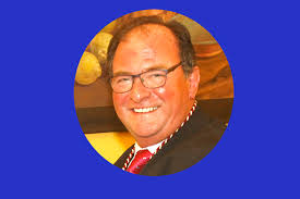 El mundo cofrade y el de nuestra historia popular del día a día, pierde a  don Rafael Espinosa Moreno