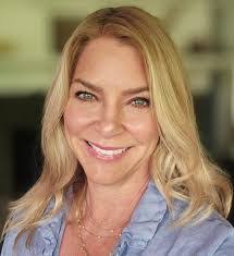 Kelly Schrader's Instagram, Twitter & Facebook