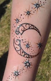So whether you want to simply try out this fascinating and exotic art form…or make a bold fashion statement…or please your lover…henna mehndi body art is the safe—and fun—alternative to permanent tattoos. 15 Simple Henna Tattoo Designs Ideas