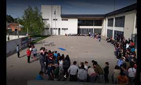 11 de enero de 1969) 2 es un neurólogo, neurocientífico y político argentino creador del instituto de neurología cognitiva (ineco), presidente honorífico de la fundación ineco, exrector de la universidad favaloro 3 y director del instituto de neurociencias de la fundación favaloro. Es Oficial La Escuela N 45 Se Llama Dr Rene Favaloro