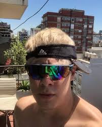 Pin de NASHIRAT.R en León Cordero en 2025