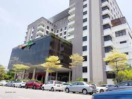 Si decides alojarte en kings green hotel de malaca, estarás a 5 min en coche de mercado nocturno de la calle jonker y a 9 de dataran pahlawan melaka megamall. Isaactan Net Kings Green Hotel City Centre Melaka Weekend Family Staycation