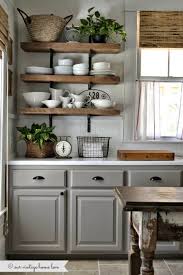 L'étagère cuisine permet d'augmenter votre espace de rangement et ainsi disposer vos boites de une etagere de cuisine à poser est très pratique pour déposer de la vaisselle quotidienne comme. 10 Cuisines Avec Des Etageres Ouvertes Frenchy Fancy