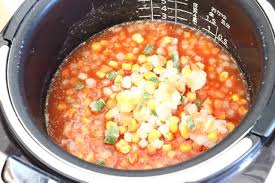 野菜だけでおいしい！ケチャップライスのレシピ--炊飯器で簡単、余ったケチャップの消費にも [えんウチ]