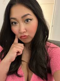 Hi I just recently moved to Mallorca with very little Spanish I'm from  America and moved here from England, and I would love to make some  local/international friends based in Mallorca. It