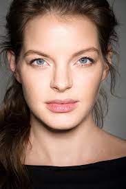185,720 likes · 70 talking about this. Berlinale Archive Annual Archives 2014 Star Portraits Yvonne Catterfeld