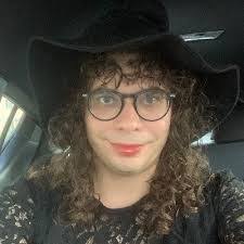 Drew Farris's Instagram, Twitter & Facebook