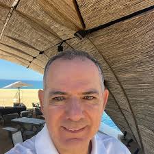 Daniel Robles (@danroblescaboluxury) • Threads, Say more