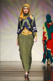 Corak atau motif sasirangan itulah yang menjadi salah satu daya tarik kain ini dibandingkan jenis kain khas yang lain. 31 Ide Sasirangan Gaun Model Batik