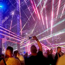 We help people come together around content they love on tablet and mobile, perfectly synchronizing videos while talking and texting. Einsatz In Bruckmuhl Am Samstag Polizei Lost Illegale Techno Party Im Wald Auf Bruckmuhl