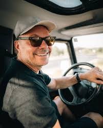 Wayne Burridge's Instagram, Twitter & Facebook