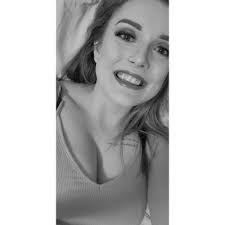 Alicia Manders's Instagram, Twitter & Facebook