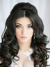 احدث صيحات تسريحات الشعر للعروس Peinados Estilos De Peinado Para Boda Peinados Poco Cabello