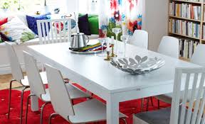 Mutfakta geniş bir alan bırakılması. Ikea Beyaz Modern Yemek Masasi Takimi Modeli Dekorstilleri Com