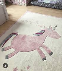 Das mädchen hatte mit dem einhorn im wasser gespielt und war dann relativ schnell von der küste weg ins meer gezogen worden. Kinderteppich Madchen Rosa 160x230 Einhorn Kinderteppiche Kindermobel Furnart