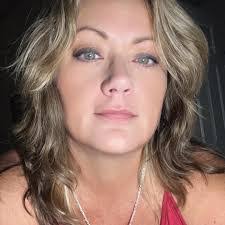 Roberta Daniels's Instagram, Twitter & Facebook