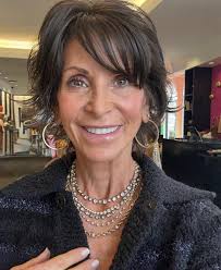 So many beautiful ways to sparkle this holiday season! #diamonds #gold  #layers #neckmess #finejewelry #holiday #gift #giftideas #boutique  #shopping #supportsmallbusiness #dowhatyoulove #lovewhatyoudo  #jewelrydesigner #marakarzenjewelry