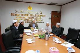 Menurut kenyataan itu, keputusan kerajaan negeri menggantikan kenderaan rasmi pimpinan kerajaan negeri telah dibuat menerusi kenyataan timbalan menteri besar, datuk mohd amar nik abdullah pada 12 september 2018. Admin Yab Ustaz Dato Bentara Dato Ahmad Yakob Facebook