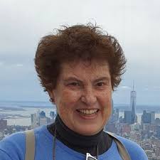 Desde niña e sentido que soy sola para todo. No nos dejaban salir y jugar  con otros niños. No fuy bu