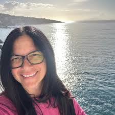 Stanley's Bakery in East Islip has poor customer service and sells stale  products