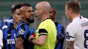 Arturo vidal was born on may 22, 1987 in santiago de chile, metropolitan region, chile. Champions League Arturo Vidal To Anthony Taylor Var Gives You The Sh T To Look At And Still Nothing Marca In English