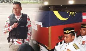 Pada awal kemunculannya, dia senang menggunakan nama sendiri dalam setiap filem lakonannya. Bukan Nak Duit Tu Tapi Ar Badul Terkilan Haknya Sebagai Bapa Dinafikan Mykmu Net