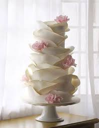 36 Trendy Marble Wedding Cakes Wedding Forward Petal Cake Rose Petal Cake Fondant Rose