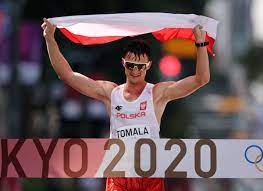 Dawid tomala zdobył złoty medal w chodzie na 50 kilometrów na igrzyskach olimpijskich w tokio. 3i Wl7n0obku5m