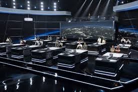 Pour noël, tout les employés touchent une prime. Tout Le Monde A Table Une Serie Signee Netflix Edgar Magazine