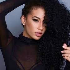 Lia Luna's Instagram, Twitter & Facebook