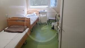 Sju satu mare angajeaza asistenti medicali, pe perioada determinata. Foto Pacient Cu Covid19 Èi Pacient SÄnÄtos In AcelaÈi Salon La Spitalul JudeÈean Satu Mare