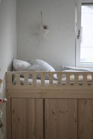 Kinderzimmer Mit Diy Ivar Bett In 2020 Kinder Zimmer Zimmer Kinderzimmer