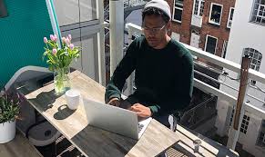 Verlässt ein mitarbeiter nach seiner kündigung das unternehmen und hat noch einige tage auf seinem urlaubskonto, sind diese abzugelten. Home Office Einfordern Das Mussen Sie Wissen Afa Anwalt De
