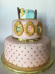 Birthday cake inspired by goldilocks and three bears story. Goldilocks Birthday Cake With Cupcakes The Cake Boutique