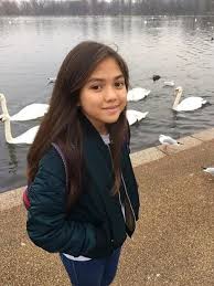 Gambar tersebut bisa anda unduh langsung, caranya silahkan klik pa. Dandan Kayak Orang Dewasa Padahal Masih Sd Foto Gadis Cantik Ini Jadi Viral Lifestyle Fimela Com