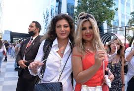 ووجهت بوسي شلبي، خلال مقابلة لها عبر. ØªØµØ±ÙŠØ­Ø§Øª Ø¬Ø±ÙŠØ¦Ø© Ù„Ù€ Ø±ÙŠÙ‡Ø§Ù… Ø­Ø¬Ø§Ø¬ Ù…Ø¹ Ø¨ÙˆØ³ÙŠ Ø´Ù„Ø¨ÙŠ Ù„Ù„Ø±Ø¯ Ø¹Ù„Ù‰ Ø³Ø®Ø±ÙŠØ© ÙŠØ§Ø³Ù…ÙŠÙ† Ø¹Ø¨Ø¯ Ø§Ù„Ø¹Ø²ÙŠØ² ÙÙŠØ¯ÙŠÙˆ