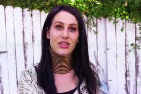 Smith decided to have a set of neck rings fitted just for her. Meet The Giraffe Lady I Want To Stretch My Neck To Twelve Inches Long Daily Star