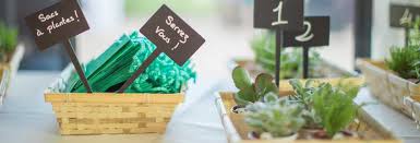 Dénichez sur notre site un cadeau de mariage original et pas cher pour surprendre les jeunes tourtereaux. Cadeau De Mariage A Petit Prix Quoi Offrir