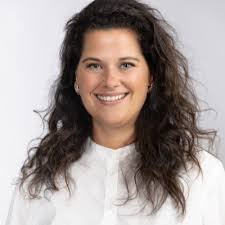 Voor een cliënt ben ik op zoek naar een rouwtherapeut of rouwcoach die  ervaring heeft met rouw na moord, en op korte termijn ruimte heeft.