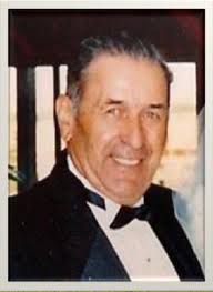 Steve is in Santa Clara for a funeral and took some time to drive around  his old stomping grounds. This is the house his father, Al Souza was born  in in 1930.