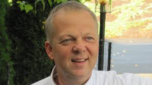 Moxley plans to win primary