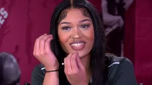 SYMONE WRIGHT Shaw Track Star Photographer