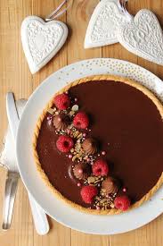 Tarte Au Chocolat Au Lait Amande Et Feve De Tonka Tarte Au Chocolat Chocolat Au Lait Gateaux Et Desserts