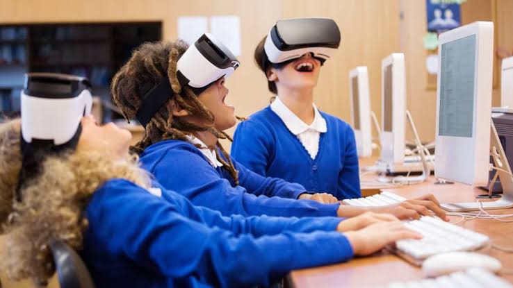 La enseñanza con realidad virtual puede multiplicar por cuatro la retención  de conocimientos | Formación | Economía | EL PAÍS