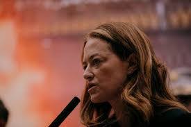 Laura Kavanagh's Instagram, Twitter & Facebook